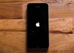 Cara Mengatasi IPhone Stuck Logo