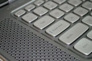 Cara Mengatasi Suara Laptop Kecil